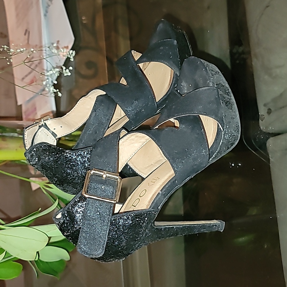 Aldo Platform Heels - Picture 2 of 4